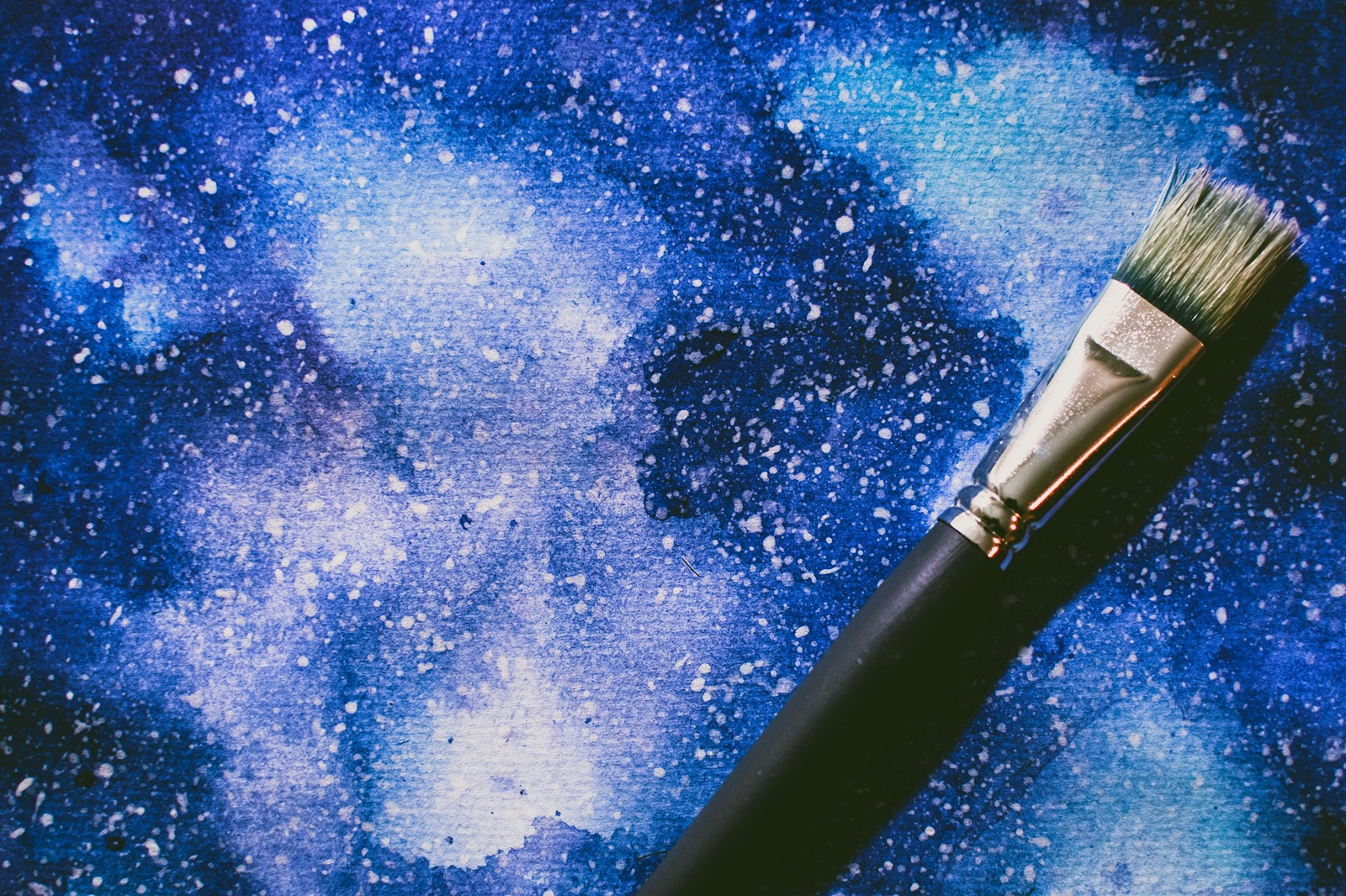 Textured geometric wood arrangement in modern interior